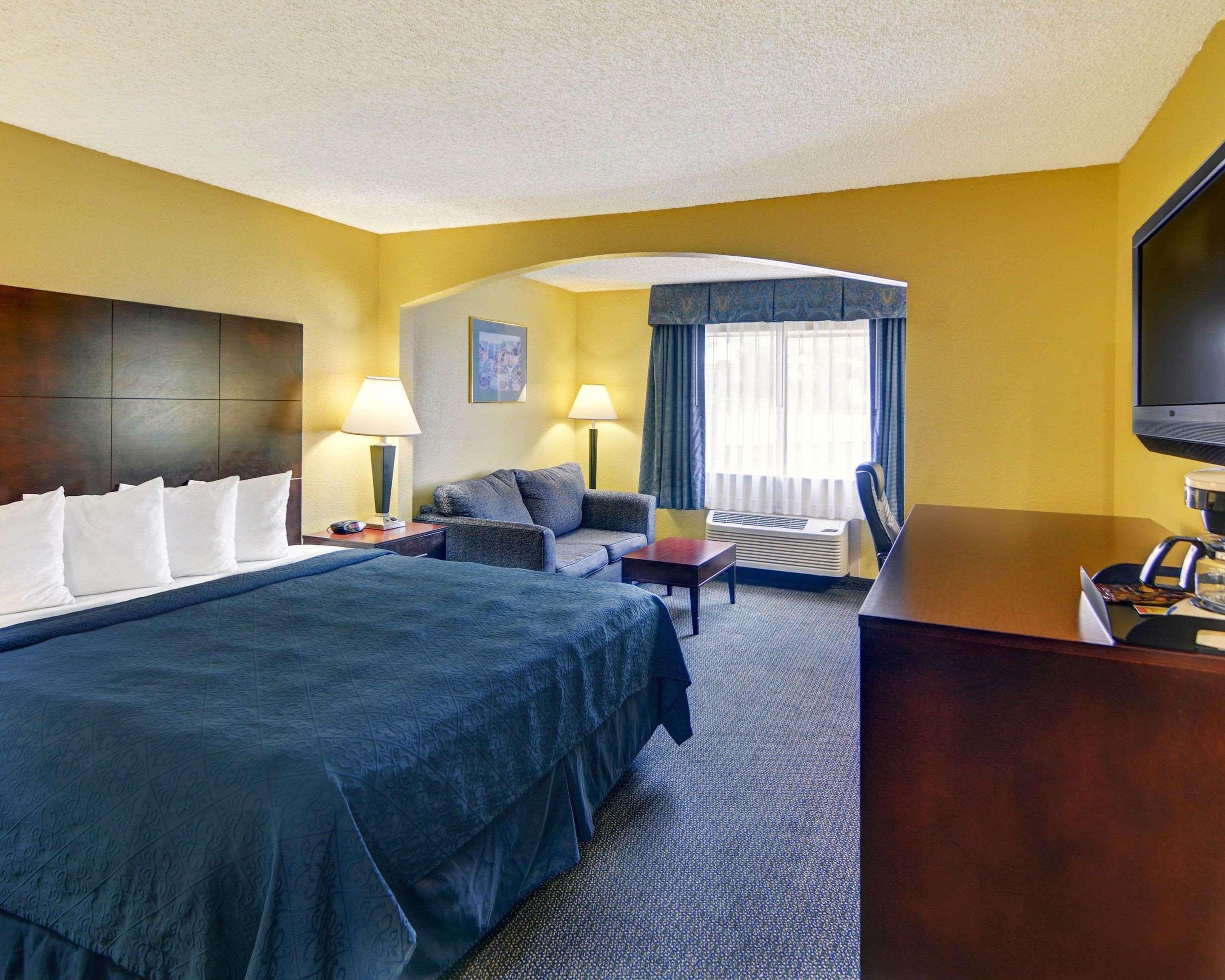 Hotel Quality & Grand Prairie