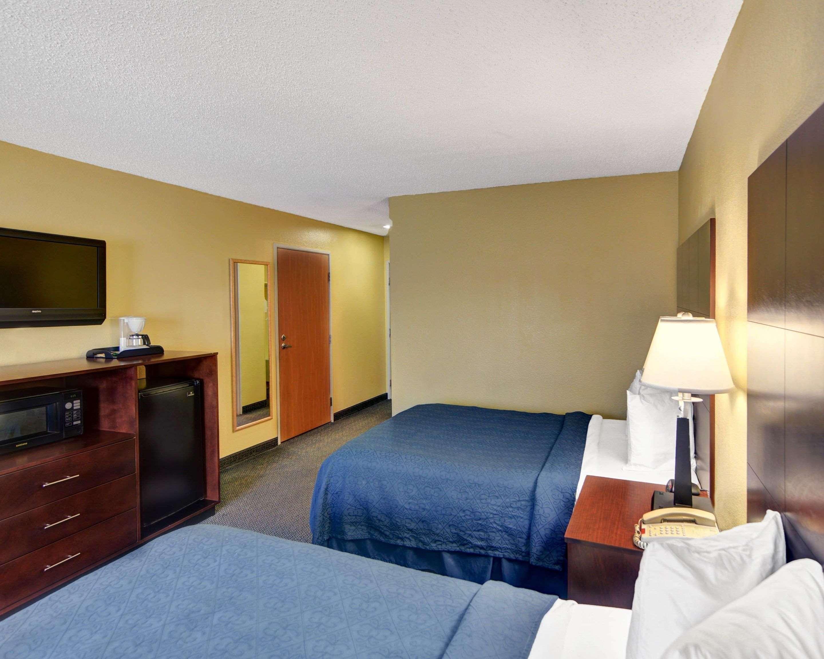 Hotel Quality & Grand Prairie