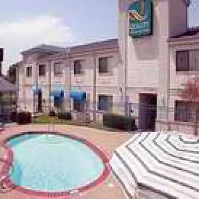 Quality Inn & Suites 